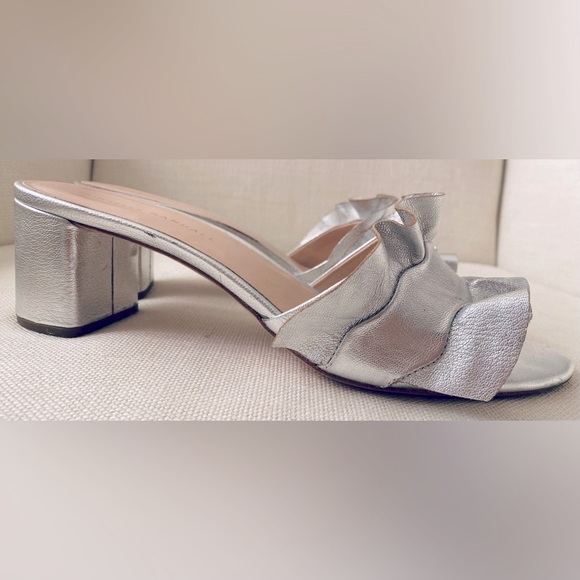 LOEFFLER RANDALL VERA RUFFLE SLIDES IN SILVER LEATHER - Picture 2 of 6